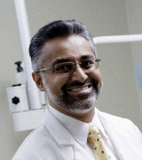 डॉ. राजेश चतुर्वेदी की फोटो